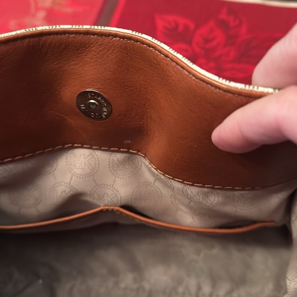 MK handbag and wallet set bought at Same times white w/tan handbag - Picture 4 of 16